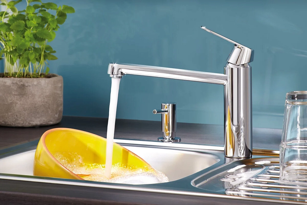 Смеситель Grohe Eurosmart Cosmopolitan 32842000 для кухни