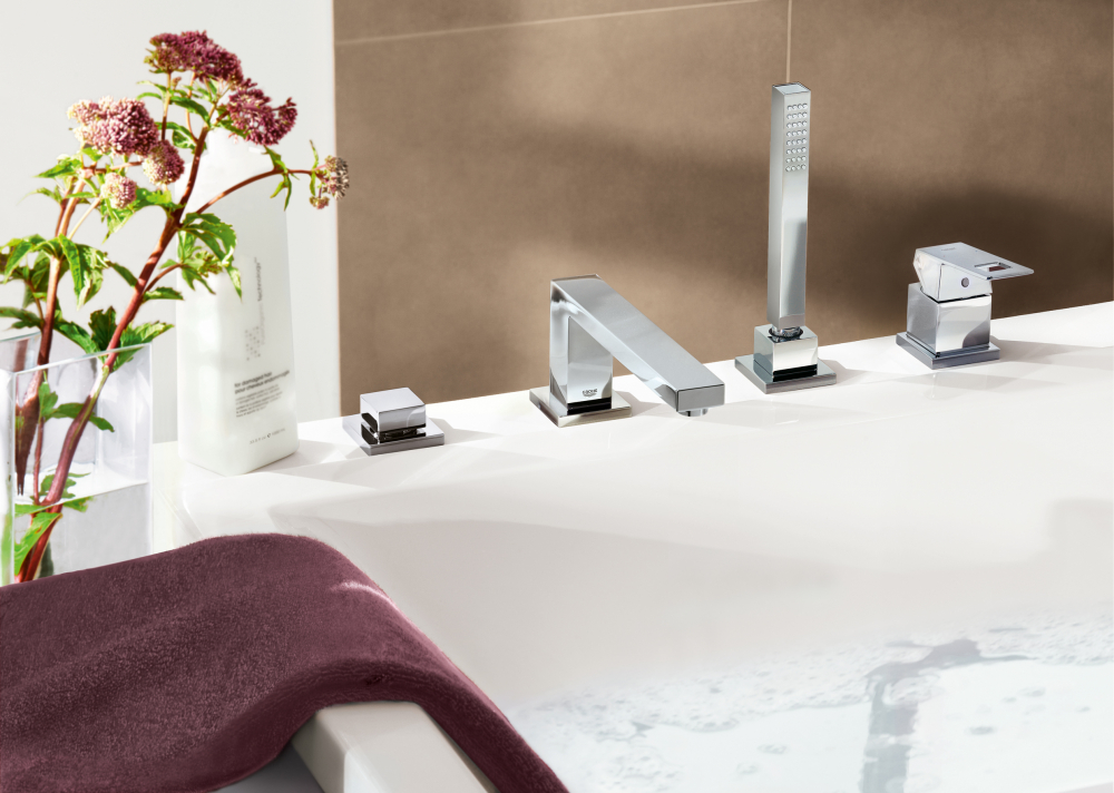 Смеситель Grohe Eurocube 19897000 на борт ванны