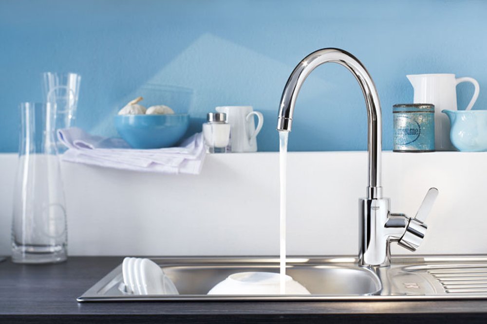 Смеситель Grohe BauEdge 31367000 для кухонной мойки + Средство для очистки Grohe Grohclean 48166000