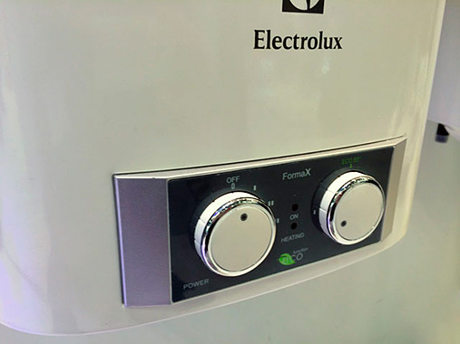 Водонагреватель Electrolux EWH 100 Formax