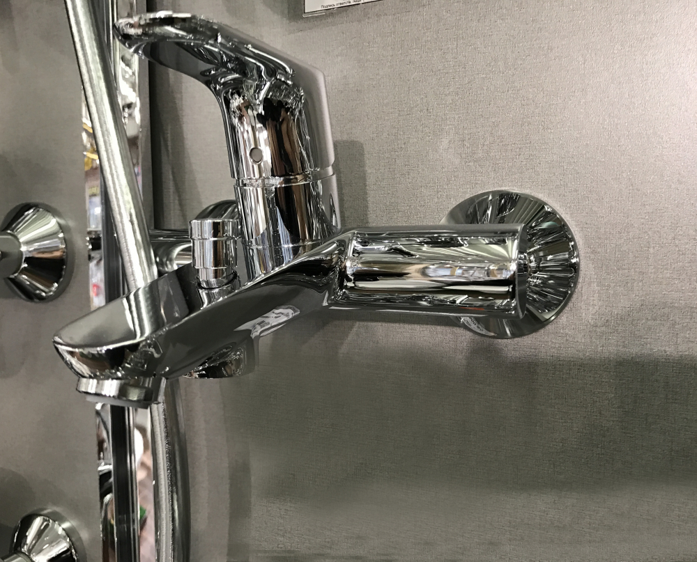 Смеситель для ванны с душем Hansgrohe Focus E2 31940000, хром