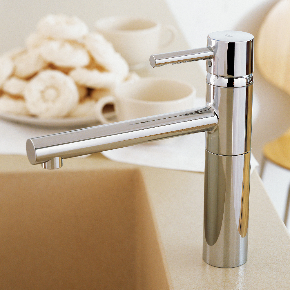 Смеситель для кухонной мойки Grohe Essence 32105000