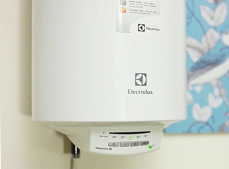 Водонагреватель Electrolux EWH 80 Heatronic DL Slim DryHeat