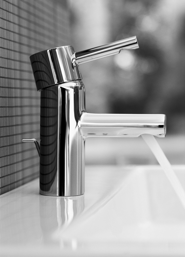 Смеситель для раковины Grohe Essence 33562000