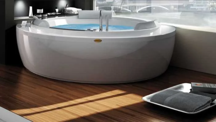 Акриловая ванна Jacuzzi Nova 9F43-554 белый